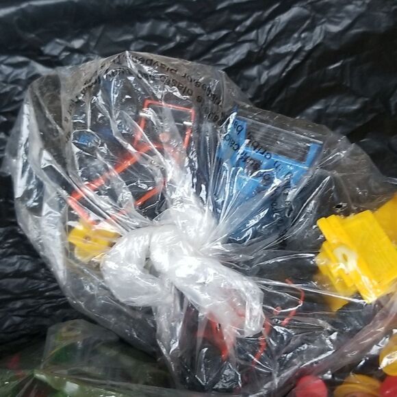 Mystery Box Bundle! Little toys - Picture 5 of 11